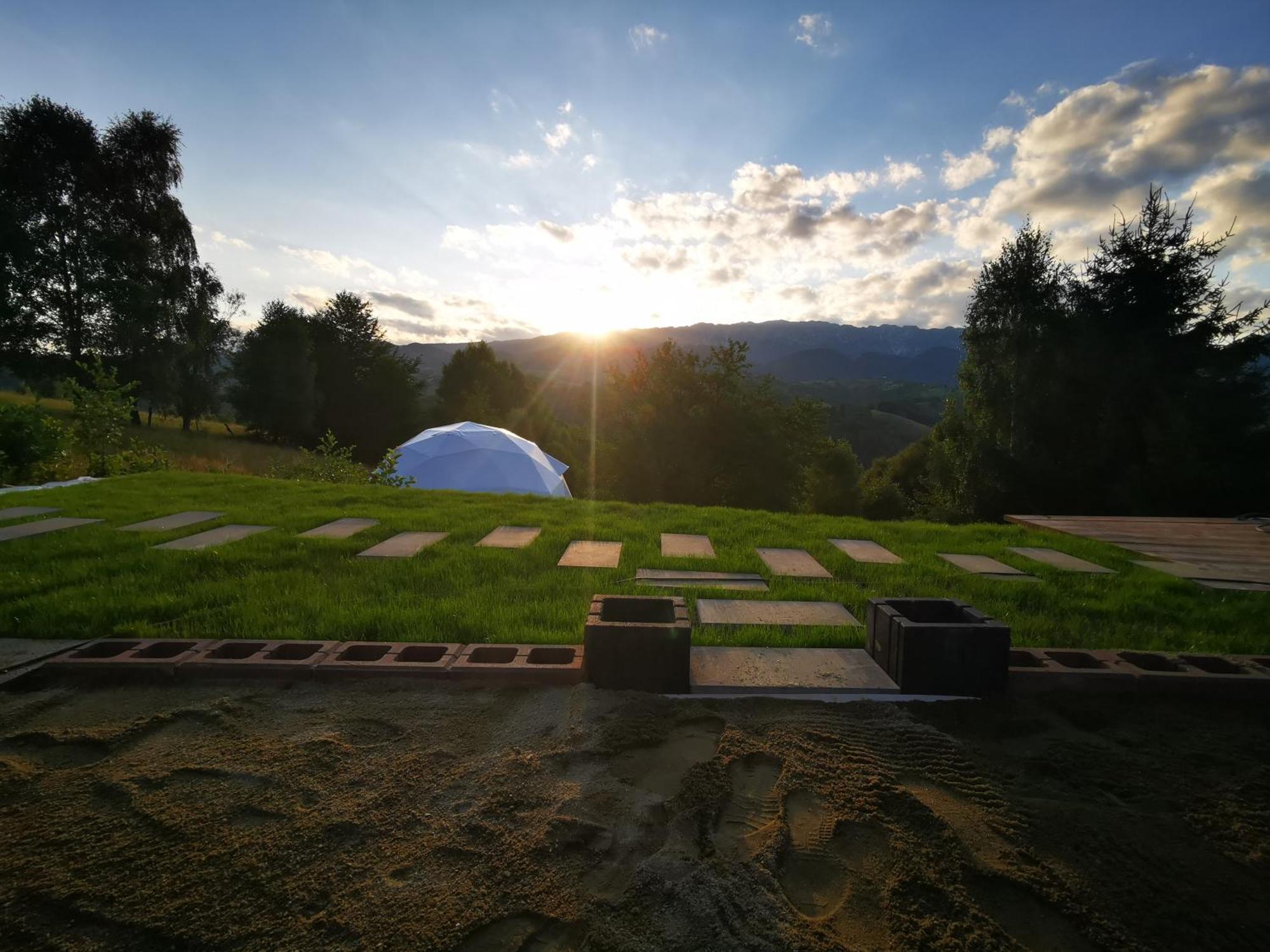 Glamping Zazen Hotel Drumu Carului Luaran gambar
